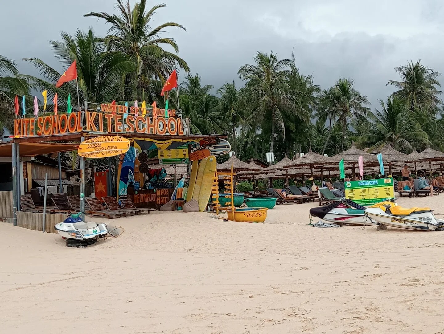 Dịch vụ cho thuê lướt ván diều ven biển